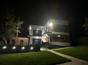 Frushka Queen Villa